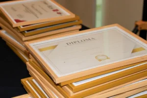 diploma vs degree